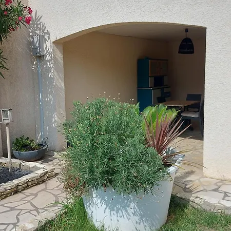 Avec Piscine Et Parking Privé *