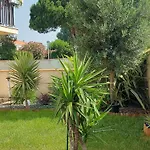 Avec Piscine Et Parking Prive Апартаменты