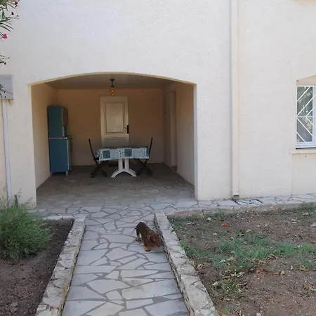 Avec Piscine Et Parking Prive Apartamento Agde