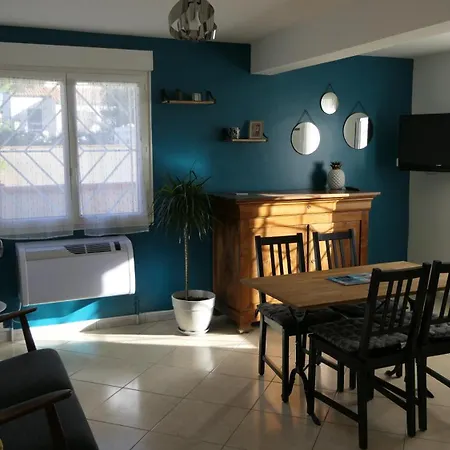 Avec Piscine Et Parking Prive Apartamento Agde