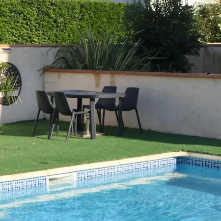 Avec Piscine Et Parking Prive Agde