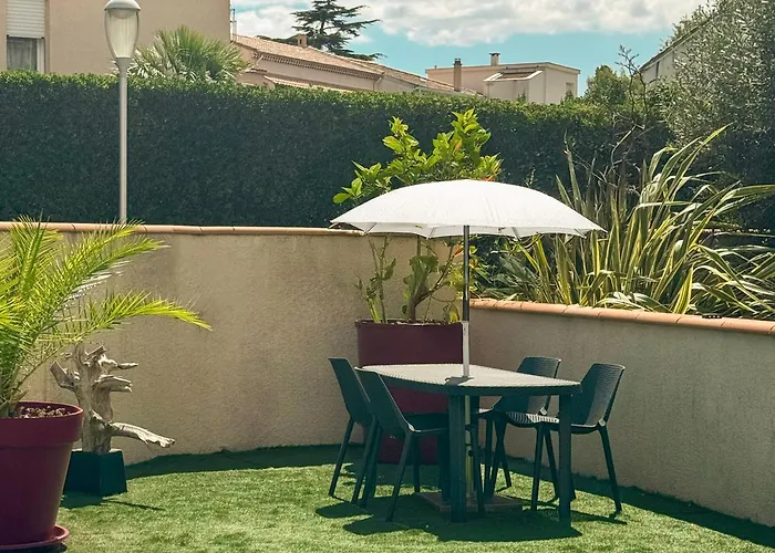 Avec Piscine Et Parking Prive * Agde